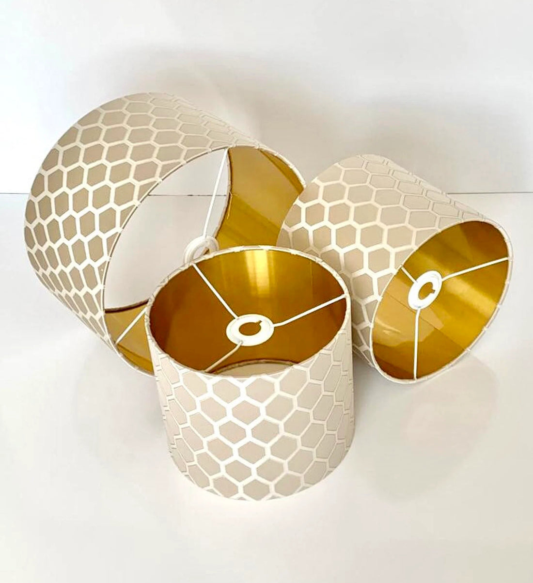New luxury high quality silk cream magnolia geometric honeycomb pattern drum lamp shade suitable for all tables and ceilings